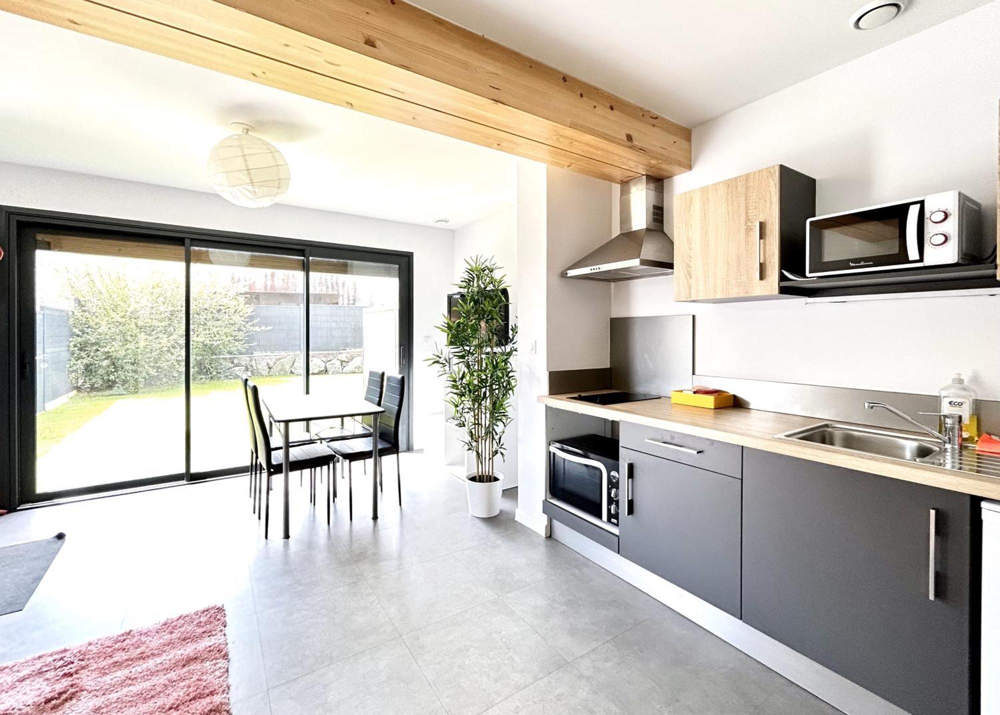 Du Vignoble A L'Atlantique - Residence Montifault Gites Du 2 Au 3 Pieces Le Pallet Bagian luar foto
